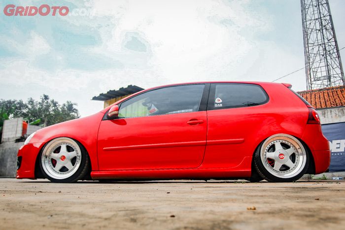 VW Golf MK5 bisa tampil rebah berkat airsus 2 titik