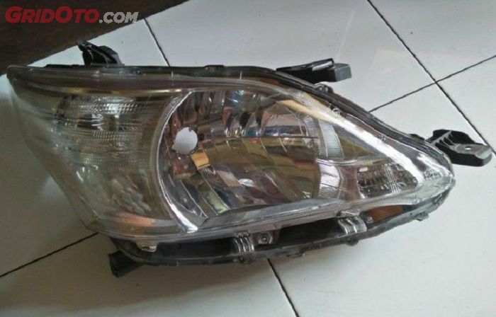 Headlamp  Bekas Innova