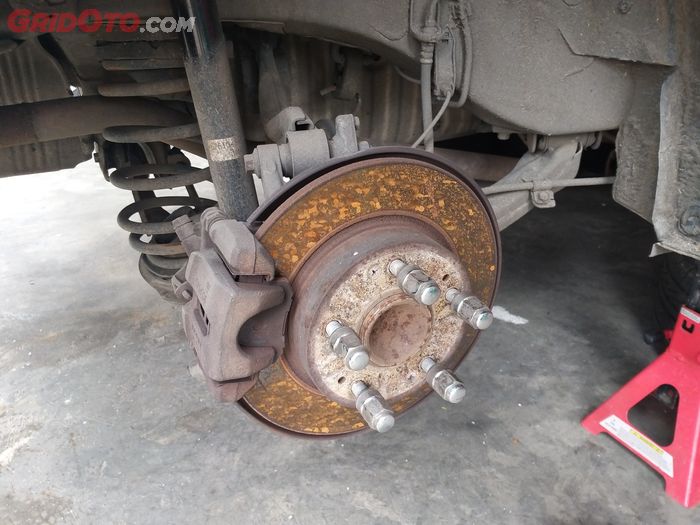 bearing roda mobil bisa rusak 
