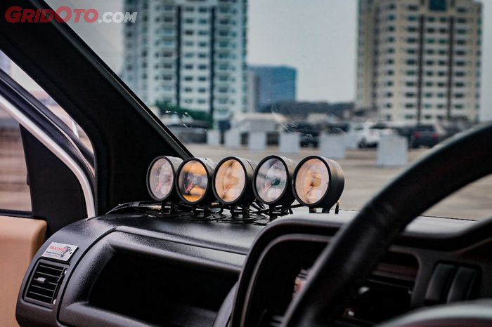 Gauge indikator lansiran Greddy