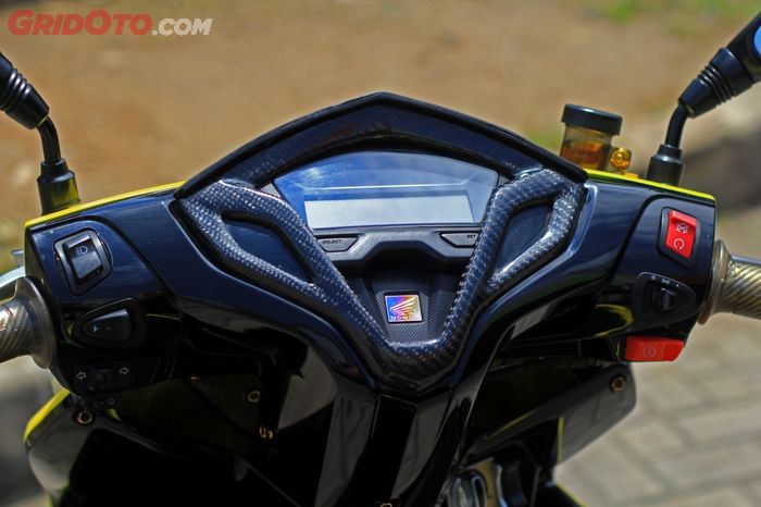 Spidometer lebih modern mencangkok dari New Vario yang sudah fully digital