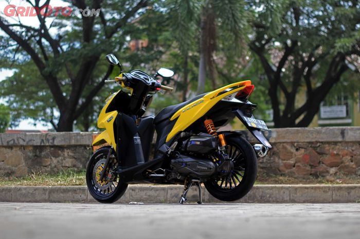 Modifikasi Honda Vario 125 old sebagai partner turing yang proper