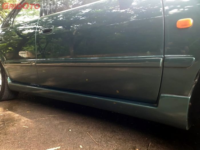 Side skirt pakai milik Toyota Great Corolla