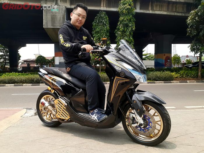 Bro Albertus dengan Yamaha Lexi modifikasinya