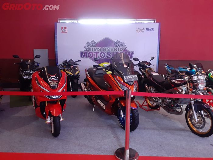 Total ada 20 motor dan peserta yang mengikuti kontes modifikasi IIMS Hybrid Motoshow