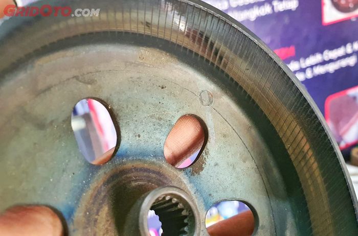 Efek negati kartel mangkok kampas ganda 