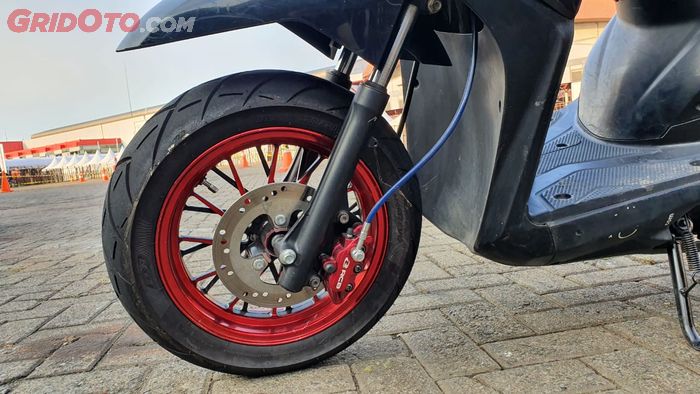 Honda BeAT listrik custom buatan Petrikbike, termasuk upgrade rem dan kaki-kaki