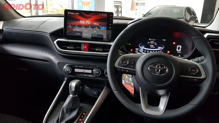Layout Interior Toyota Raize 1.0T GR Sport