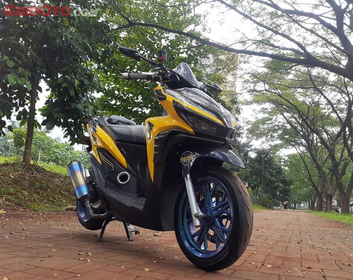 Honda Vario 150 modifikasi bergaya racing look upgrade sektor setang