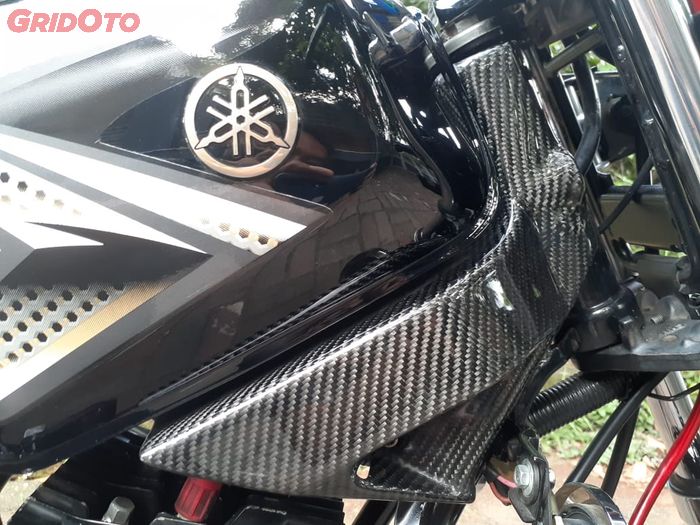 Body Yamaha RX-King repaint hitam makin sangar dipadu karbon kevlar