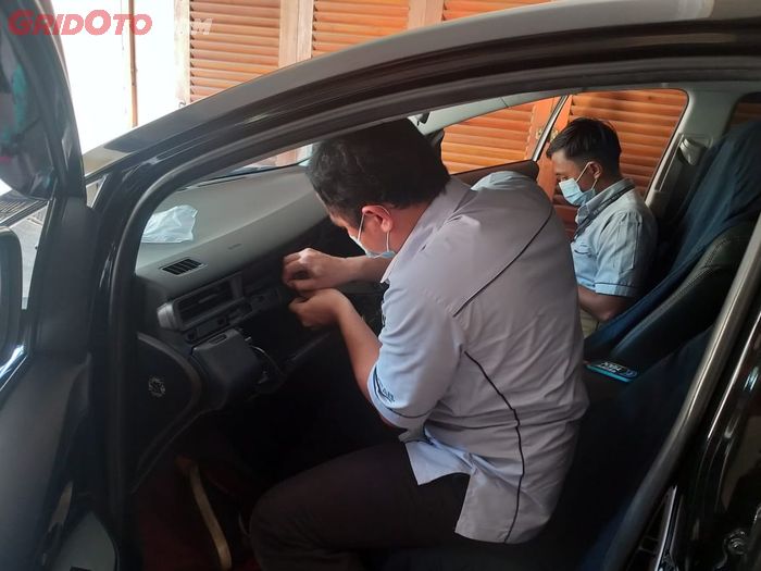 Pemasangan immobilizer pada Toyota Kijang Innova tipe G