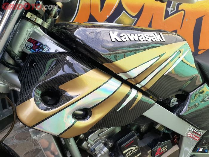 Body Kawasaki Ninja R hedon berlapis karbon kevlar