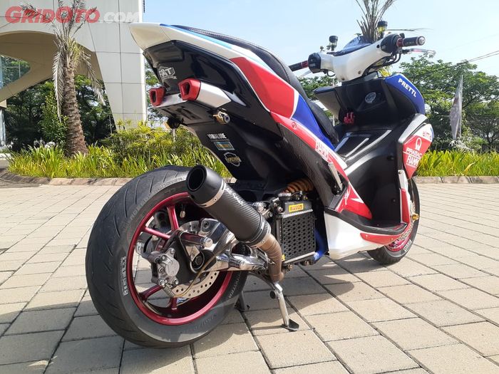 Yamaha Aerox modifikasi sektor kaki-kaki