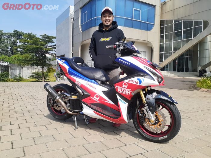 Bro Budi Suwarno dengan Yamaha Aerox modifikasinya