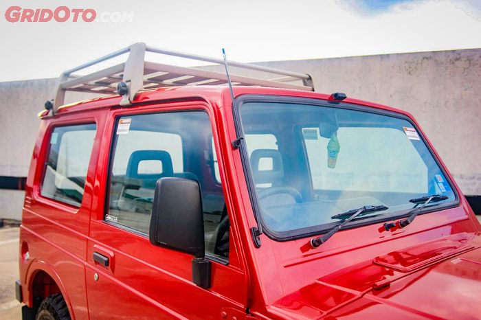 Pasang roof rack dan ganti kaca bikin kesan terasa beda