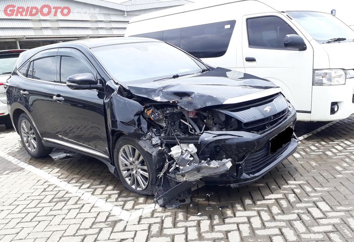 Ilustrasi mobil bekas kecelakaan yang dicover asuransi