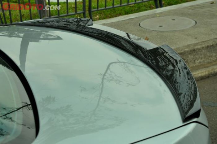 Tambah ducktail di buritan, biar tampilan makin sporty