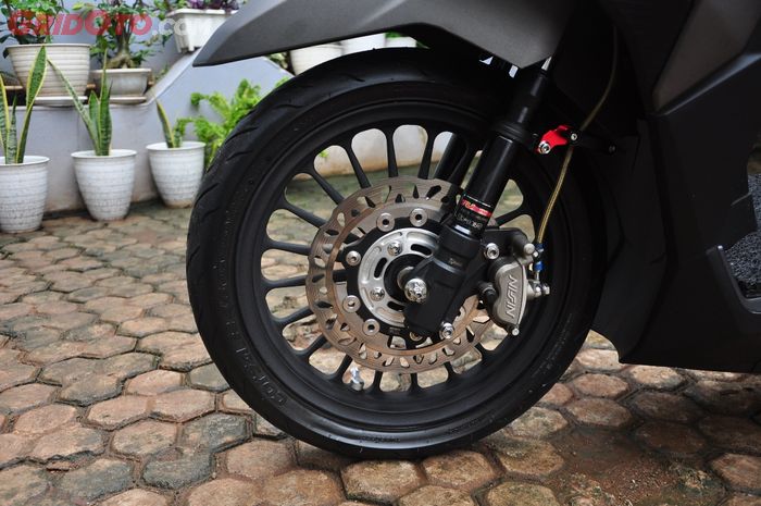 Pengereman Vario 150 ini lebih maksimal dengan kaliper Nissin Samurai, cakram TDR dan master rem KTC