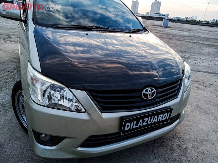 Kap mesin carbon pada modifikasi Innova diesel