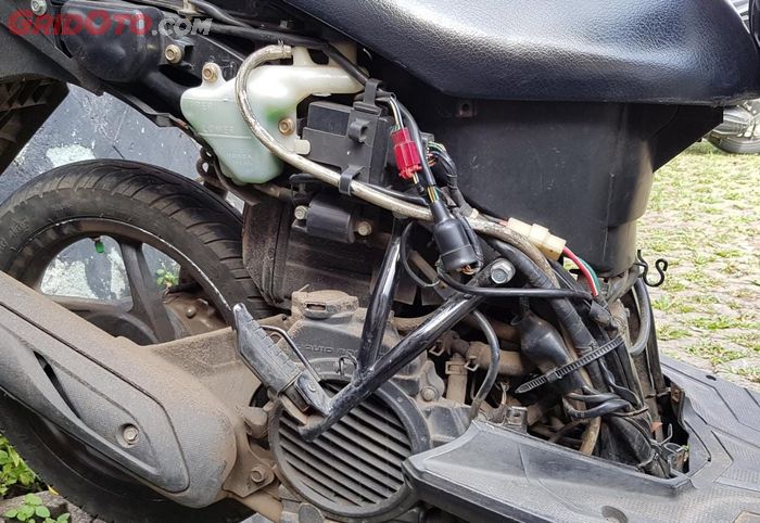 Rangka motor dan kabel bodi Honda Vario 110 karbu