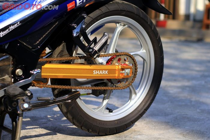 Swing arm Shark asal Malaysia punya tampilan lebih kekar dengan bahan aluminium