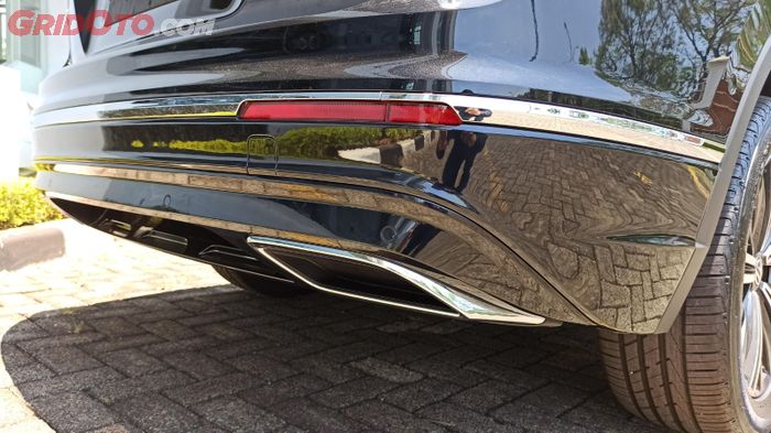 Bumper belakang Tiguan Allspace Sport Edition dicat sewarna bodi