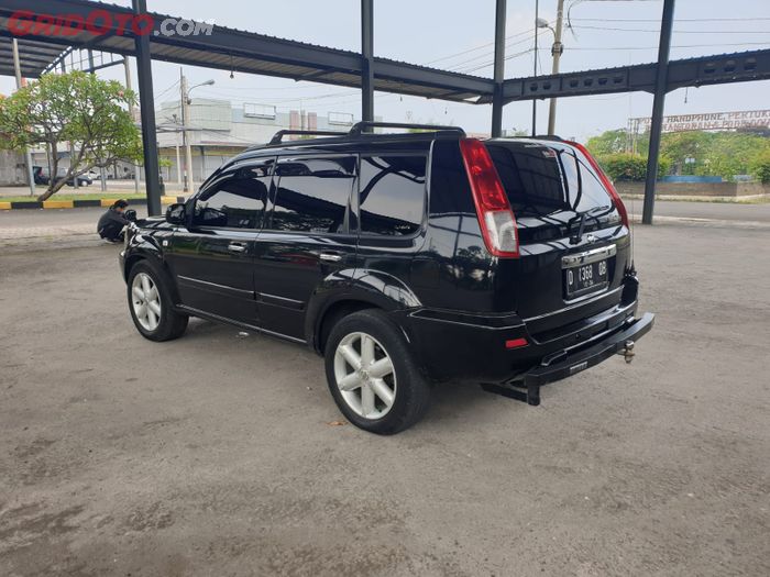 Nissan X-Trail T30 generasi pertama