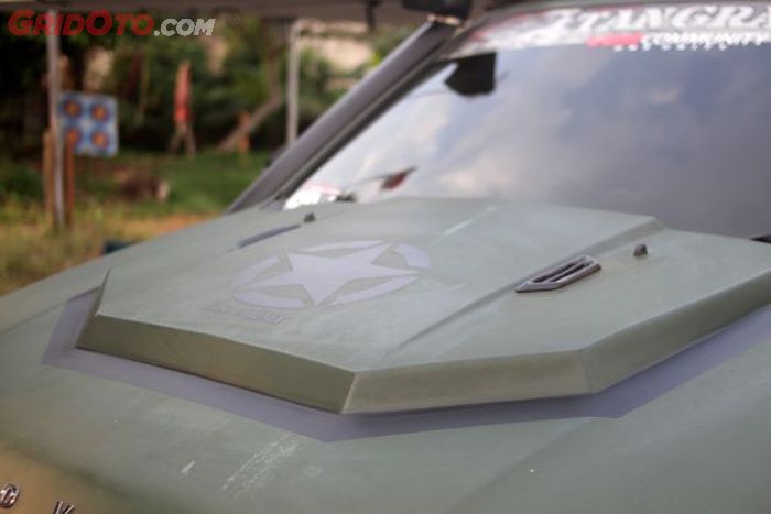 Kap mesin turut dimodifikasi