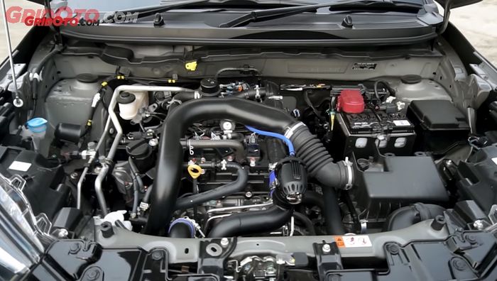 Ilustrasi. Buka kap mesin Toyota Raize 1KR-VET 1.000 cc turbo