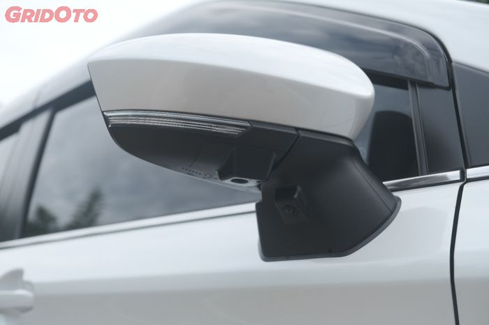 Kamera Samping untuk Mendukung All Round View Monitor Toyota Veloz