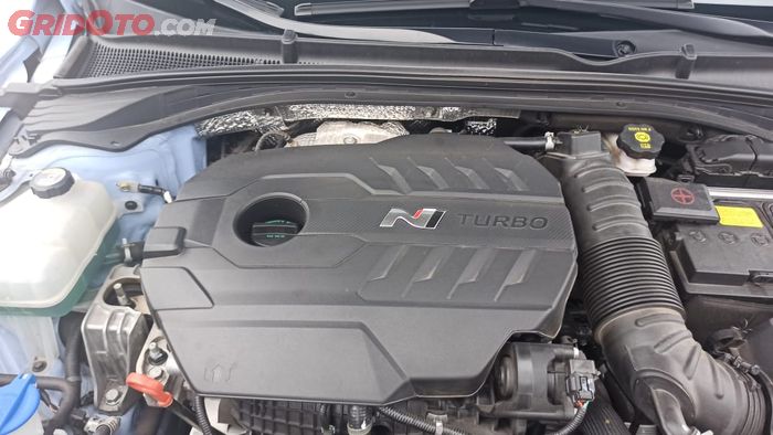 Mesin 2.000 cc turbo di Hyundai i30 Fastback N hasilkan tenaga 280 dk dan torsi 392 Nm