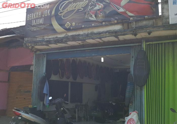 Bengkel Berkah Jok atau Ajum Jok Motor Citayam, Depok, Jawa Barat