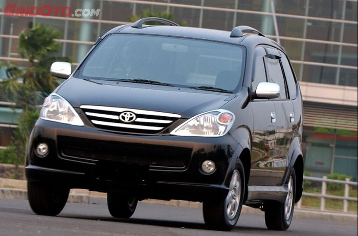 Toyota Avanza roda belakang sebagai penggeraknya disebut rear wheel drive (RWD)
