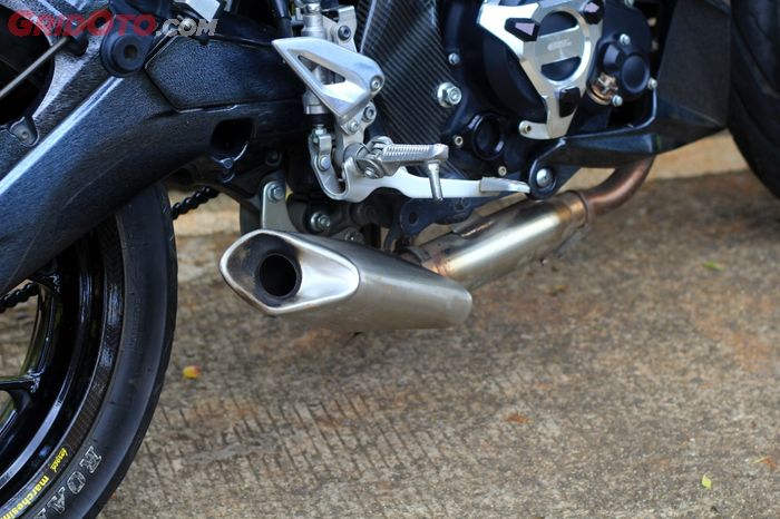 Knalpot custom model pendek underbelly ala MT-09
