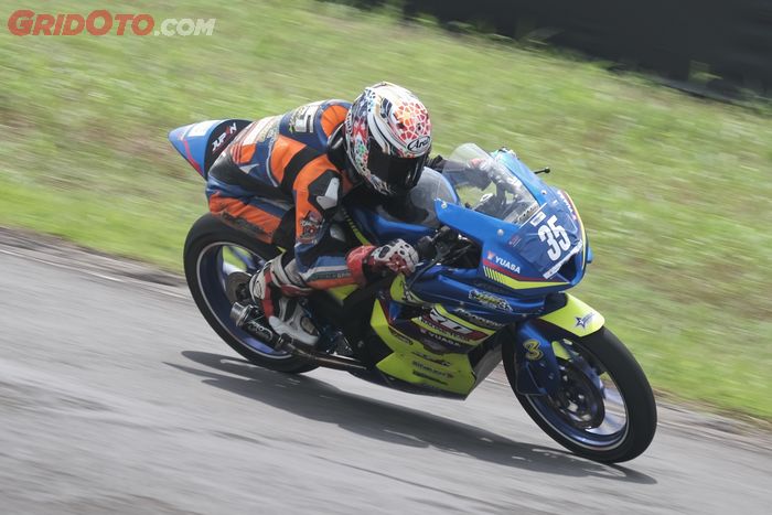 YROI Batik Yuasa berhasil meraih podium kedua di kelas Community Rider 155 cc di Yamaha Endurance Festival 2021.