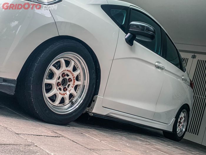 Bayangkan jik pelek Sprint Hart CP ring 15 inci dipakai di Honda Jazz GD3