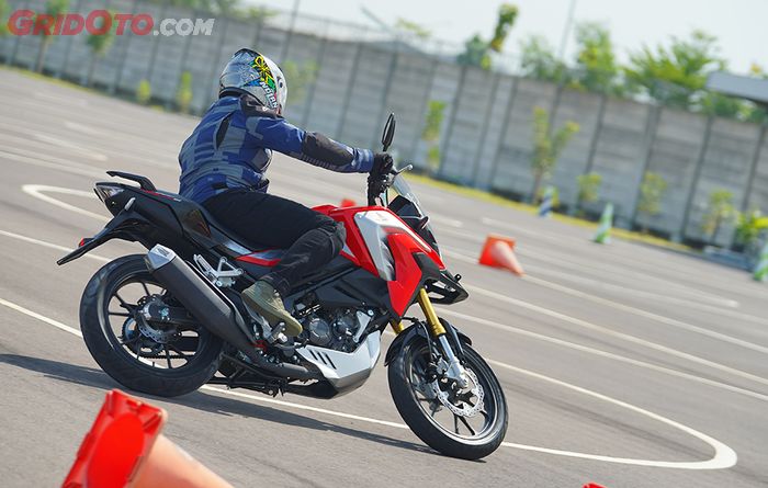 First Ride Review Honda CB150X
