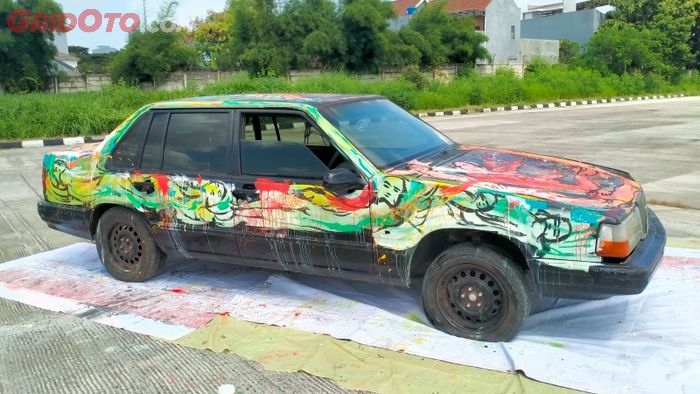 Hasil lukisan rigjen Pol Dr. Chryshnanda di Volvo 960
