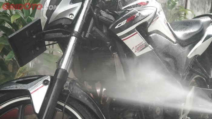 Ini Penyebab cat body motor pudar