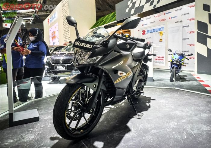 Suzuki Gixxer 250 dan GSX R150 di Jakarta Auto Week 2022