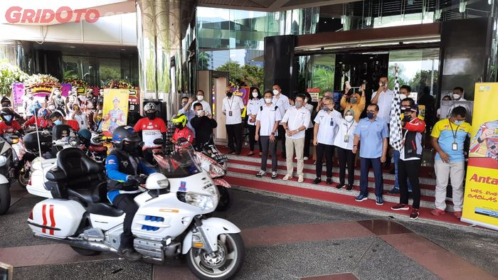Menparekraf, Sandiaga Uno melepas Touring Ride to Mandalika MotoGP 2022.