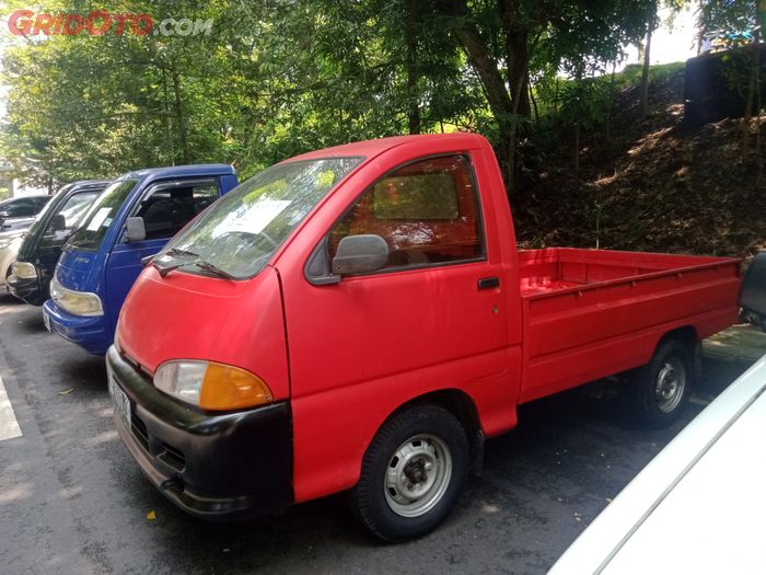 Daihatsu Espass Pikap bekas rakitan 2001 yang dijual di OtoBursa Sleman.