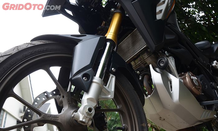 Suspensi depan Honda CB150X terasa sangat nyaman!