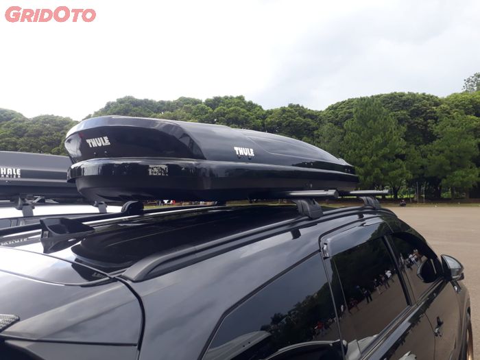 Ilustrasi roof box pada mobil