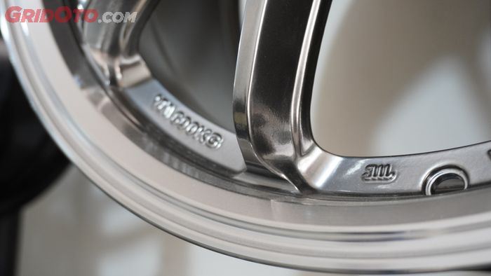 Finishing Pelek Aftermarket Polish