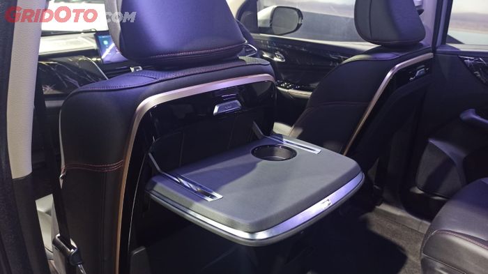 Wuling New Cortez tipe CE tidak dilengkapi meja lipat seperti tipe EX ini 