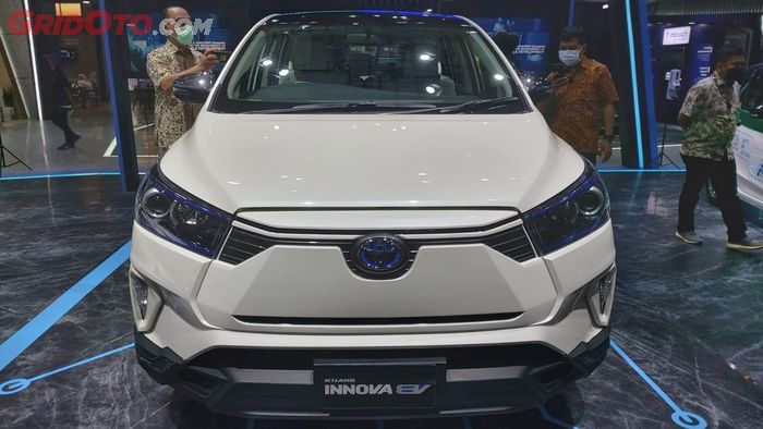 Grille baru di Toyota Kijang Innova EV Concept