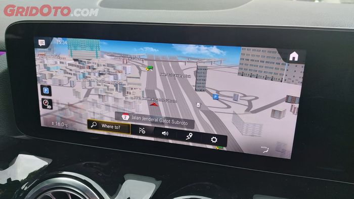 Hey Mercedes bisa buat mengaktifkan sistem navigasi di Mercedes-AMG GLA 35 4MATIC