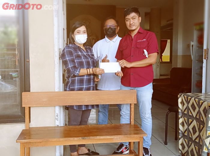 Otomotif Group mengadakan program DO-NATION dengan memberikan sumbangan dari hasil penjualan mobil Veloz milik GridOto.