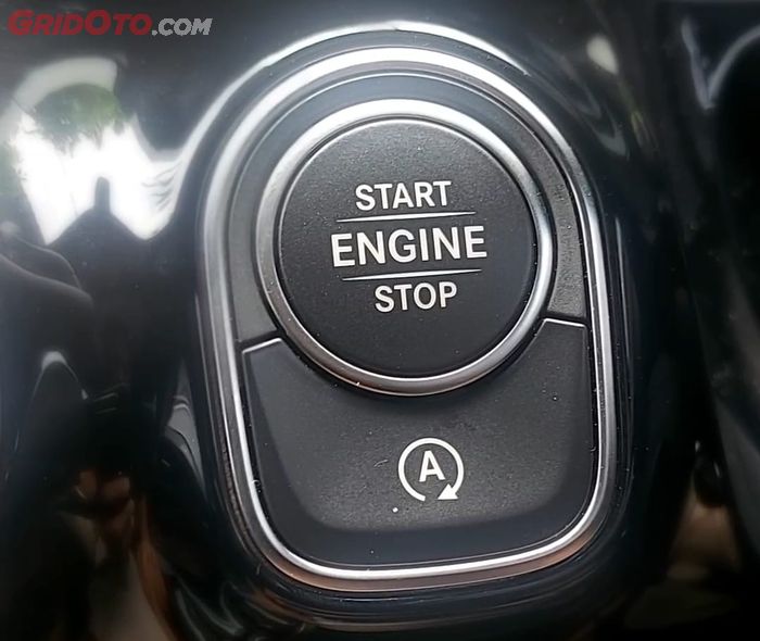 Fitur Auto Start/Stop di Mercedes-AMG GLA 35 4MATIC